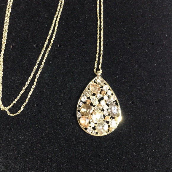 NWOT LOFT Large Crystal Teardrop Pendant Long Necklace gold tone chain - Picture 2 of 11